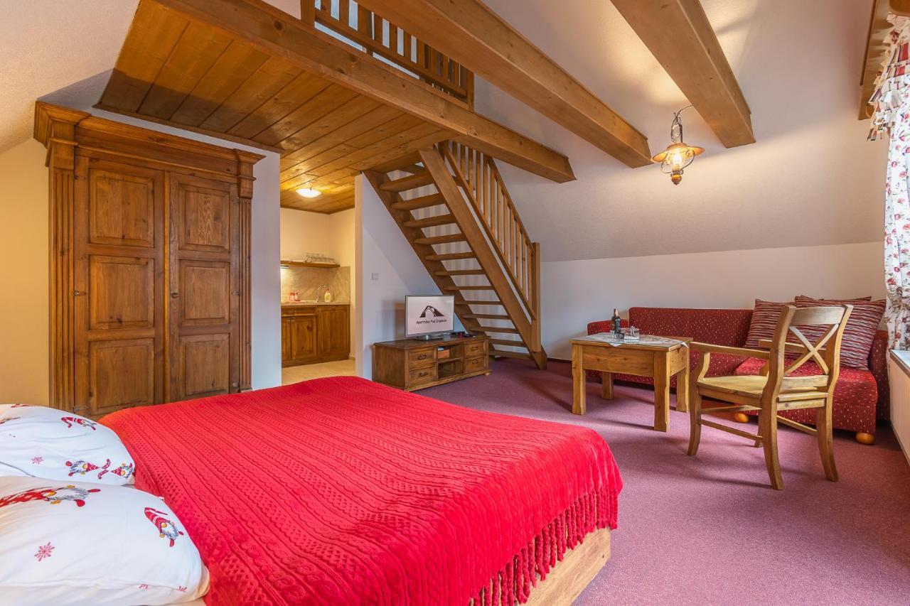 Apartmány Pod Chopkom Pavčina Lehota Exterior foto