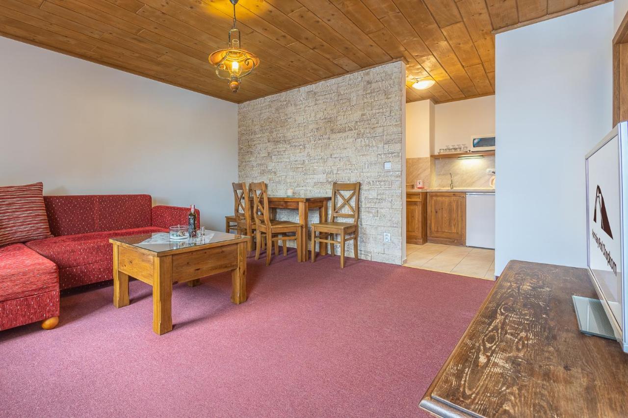Apartmány Pod Chopkom Pavčina Lehota Exterior foto