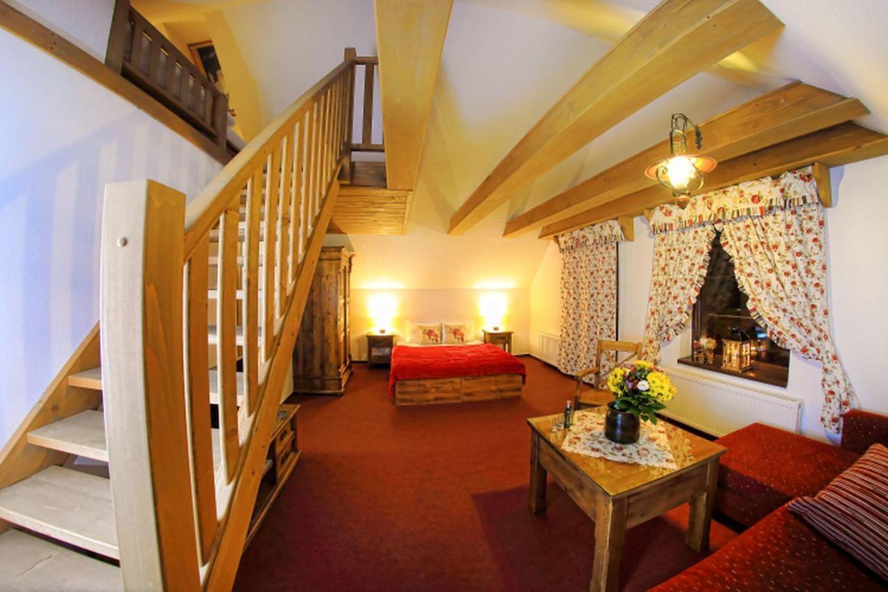 Apartmány Pod Chopkom Pavčina Lehota Exterior foto