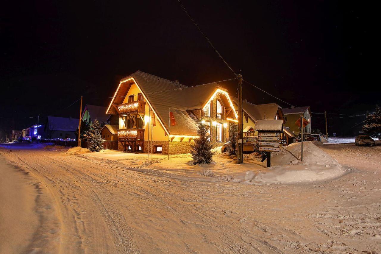 Apartmány Pod Chopkom Pavčina Lehota Exterior foto